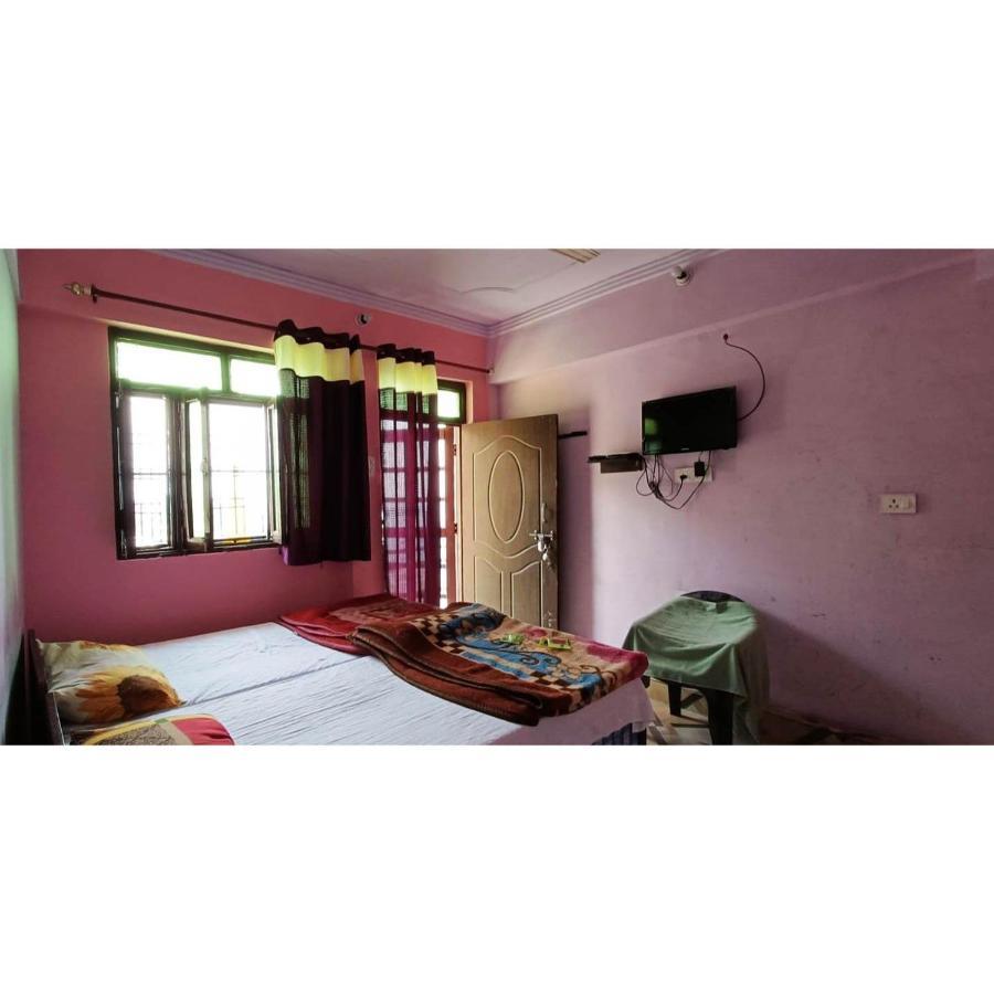 Astha Guest House Gopeshwar Екстериор снимка