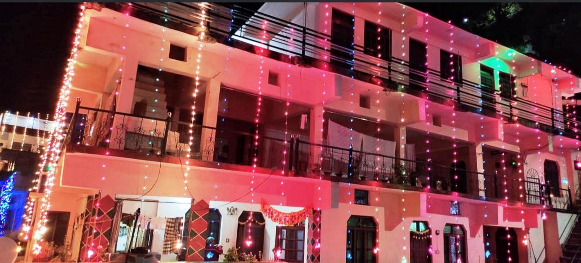 Astha Guest House Gopeshwar Екстериор снимка