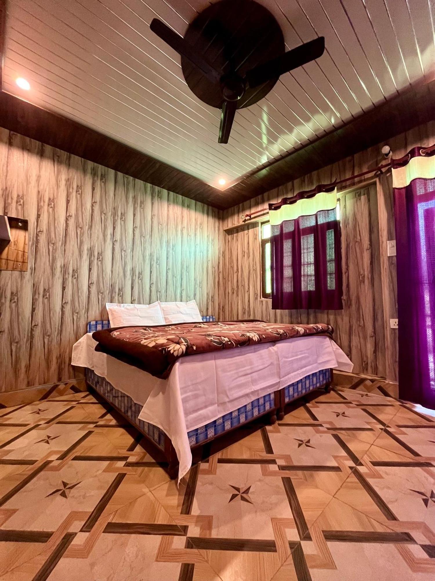 Astha Guest House Gopeshwar Екстериор снимка