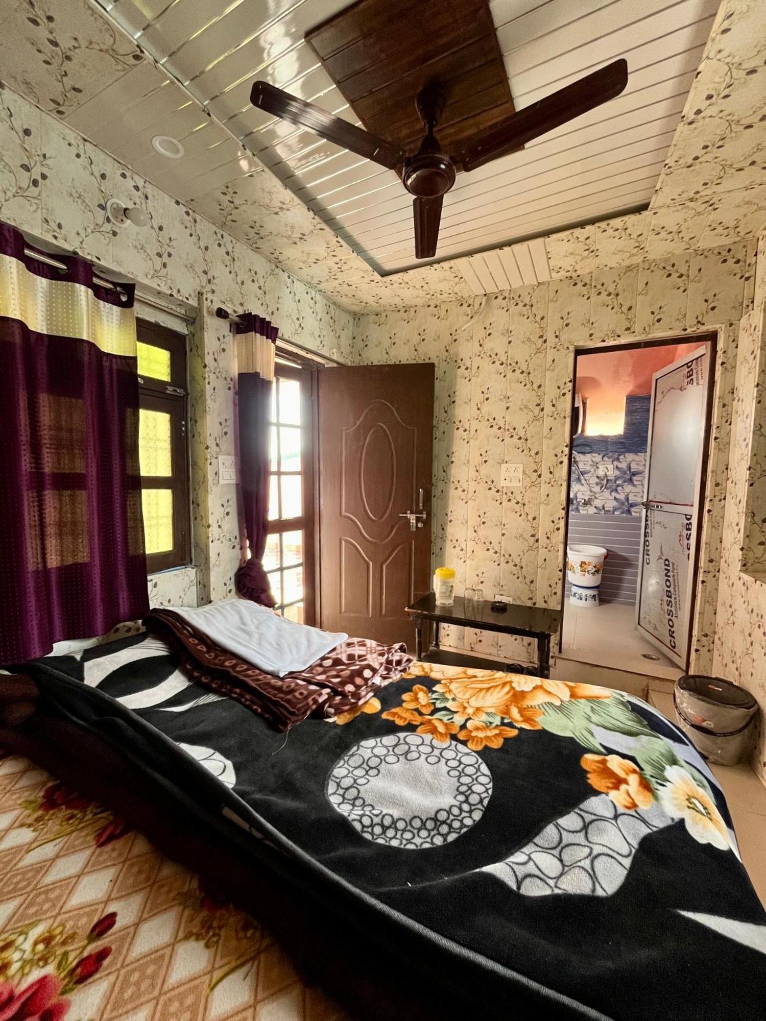 Astha Guest House Gopeshwar Екстериор снимка