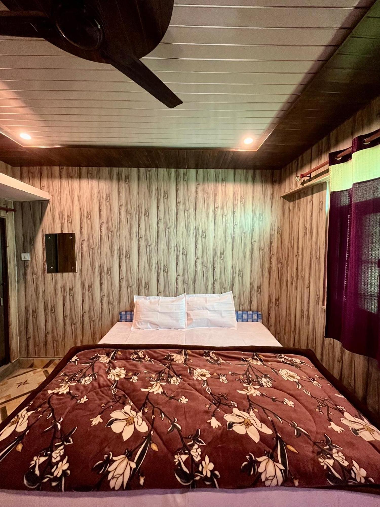 Astha Guest House Gopeshwar Екстериор снимка